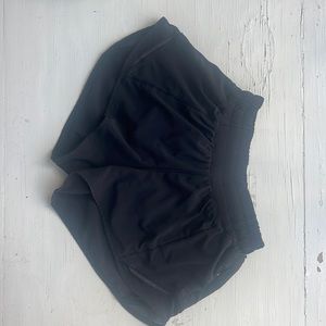 Lululemon Hotty Hot shorts 2.5’’